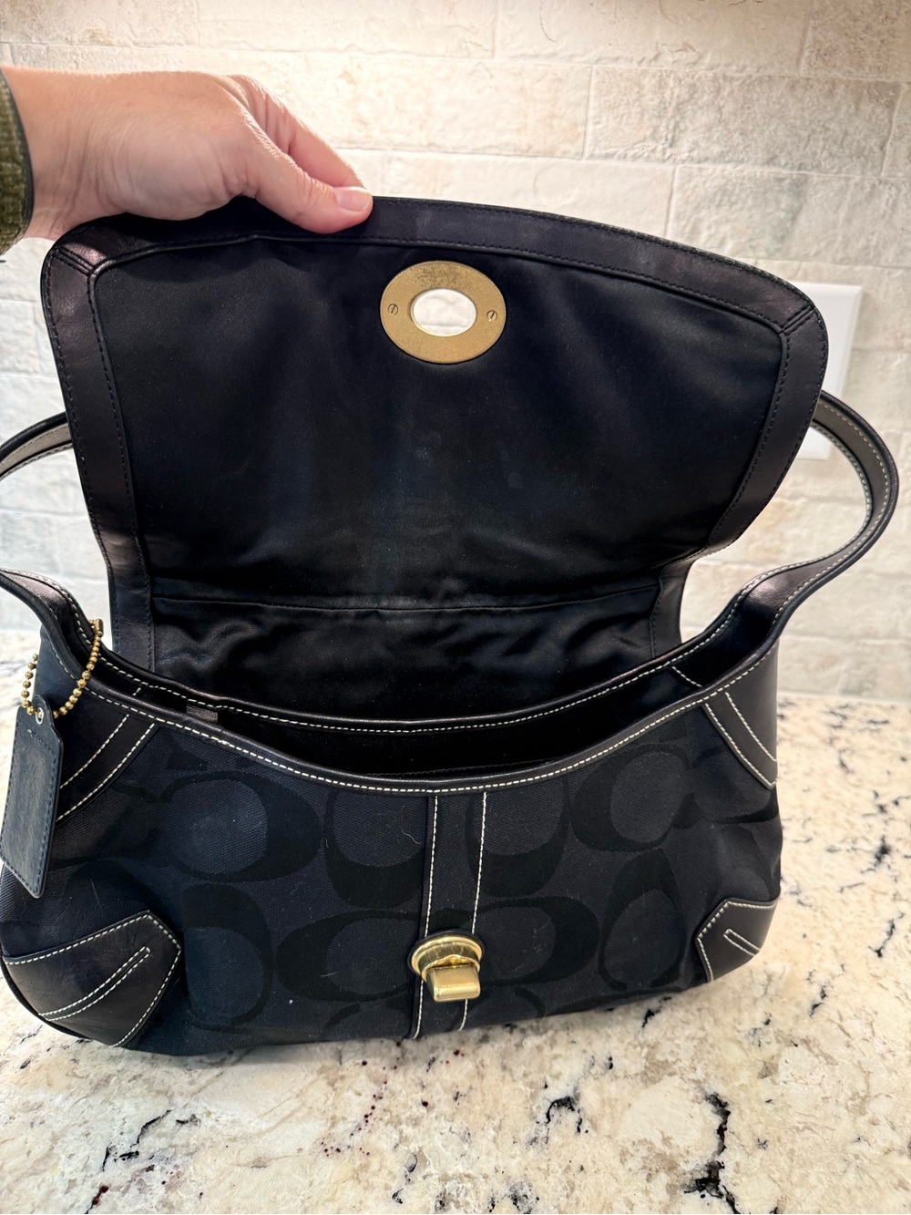 Coach EUC Black Signature Turn-Lock Shoulder Bag - Picture 7 of 8